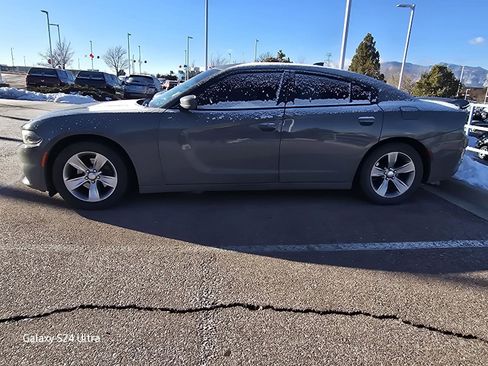 Used 2018 Dodge Charger SXT Plus image 3