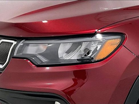 Used 2022 Jeep Compass Latitude image 33