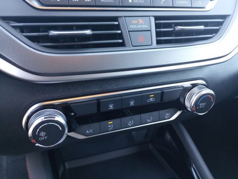 New 2025 Nissan Altima 2.5 SR image 17