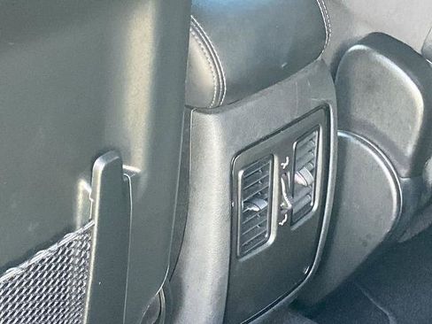 Used 2024 Dodge Durango SXT image 16