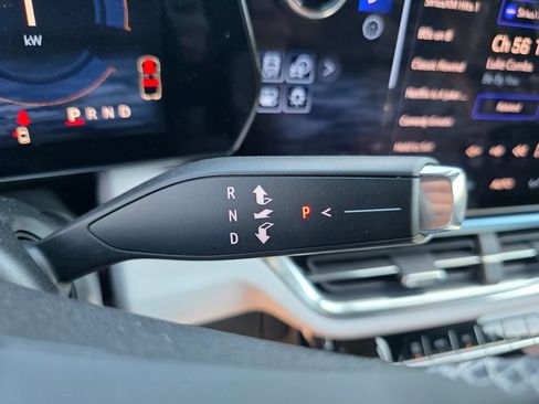 Used 2025 Chevrolet Equinox EV LT image 18