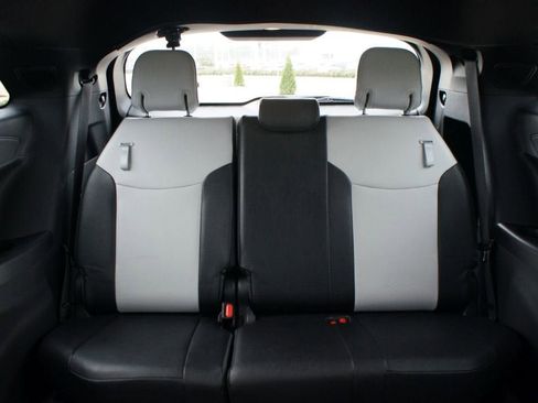 Used 2025 Toyota Sienna XSE w/ XSE Plus Package image 17