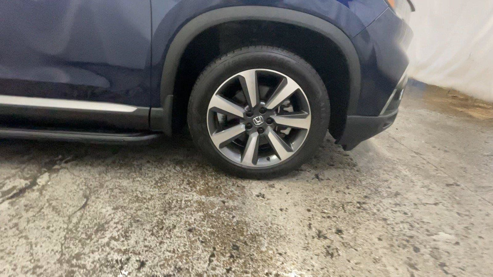 Used 2025 Honda Pilot Elite image 15
