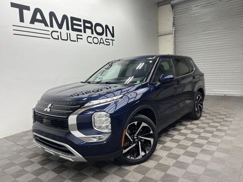 Used 2024 Mitsubishi Outlander SE Black Edition image 2