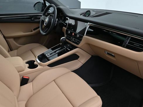 Used 2026 Porsche Macan AWD/4WD image 14