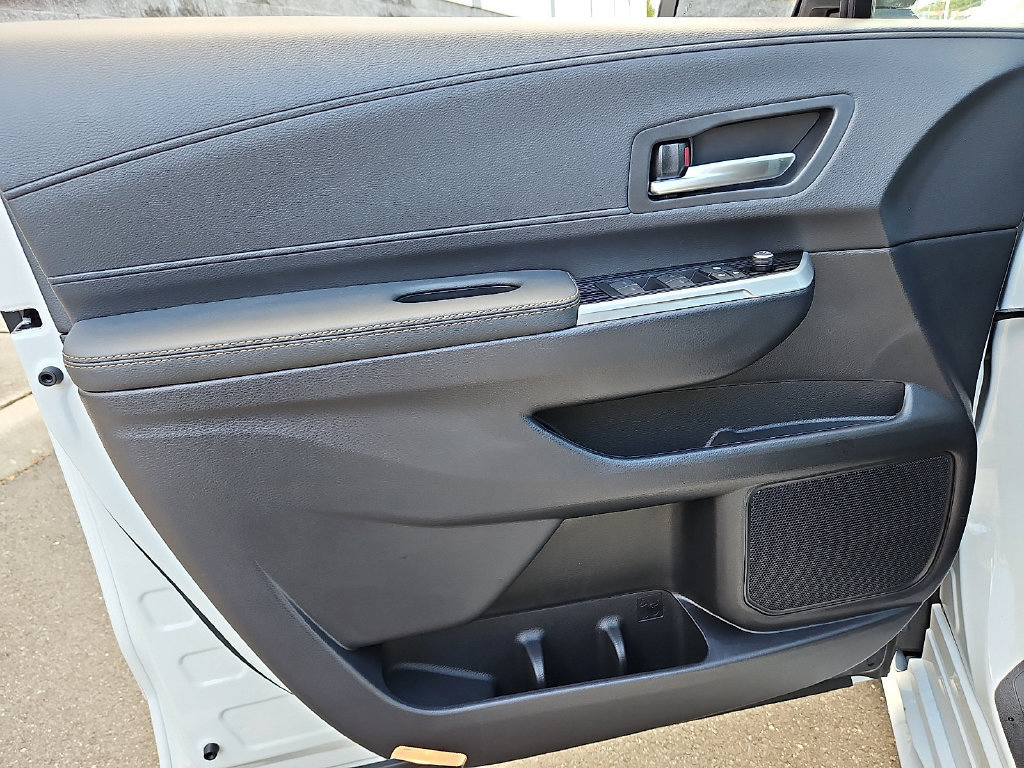 New 2026 Toyota Sienna XLE Woodland Edition AWD/4WD image 10