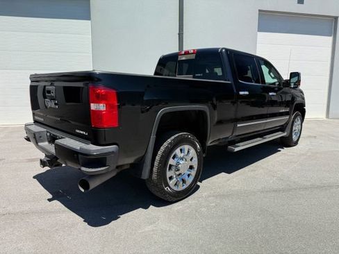 Used 2019 GMC Sierra 2500 Denali AWD/4WD image 7