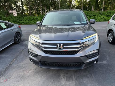 Used 2017 Honda Pilot EX-L image 2