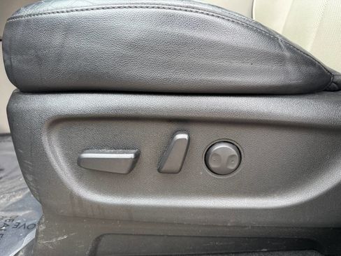 Used 2019 Kia Sedona EX image 12