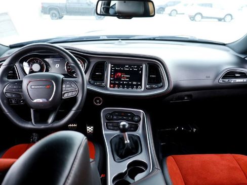 Used 2022 Dodge Challenger R/T Scat Pack RWD image 9