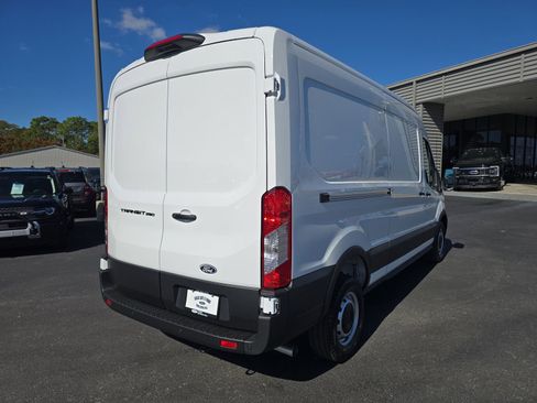 New 2026 Ford Transit 250 148 Medium Roof w/ Load Area Protection Package RWD image 4