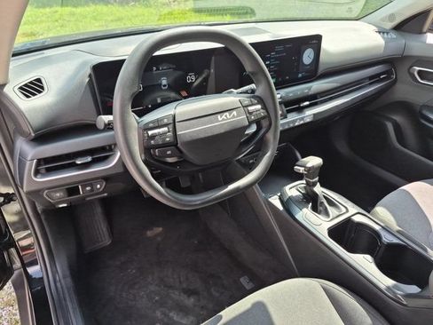 Used 2025 Kia K4 LXS FWD image 15