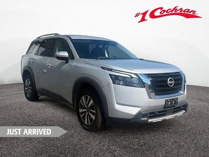Used 2025 Nissan Pathfinder SL