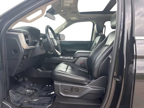 Used 2023 Ford Expedition XLT AWD/4WD image 9
