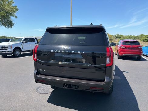 Used 2025 Ford Expedition Active image 7