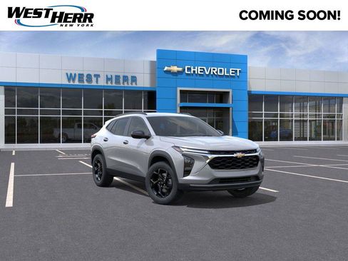 Used 2026 Chevrolet Trax LT w/ Driver Confidence Package FWD image 1