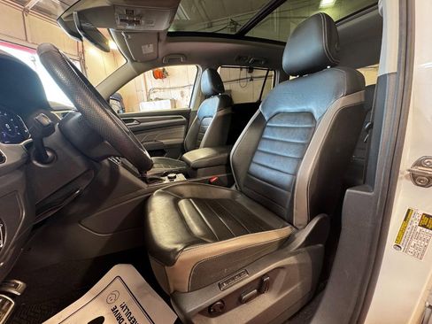 Used 2023 Volkswagen Atlas SEL Premium image 19