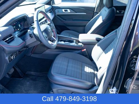 Used 2025 Ford Explorer ST-Line w/ ST-Line Street Pack image 16