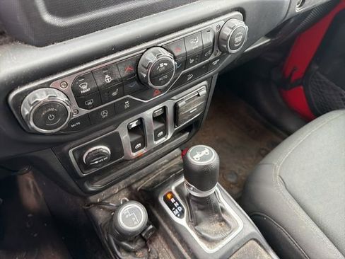 Used 2019 Jeep Wrangler Sport AWD/4WD image 9