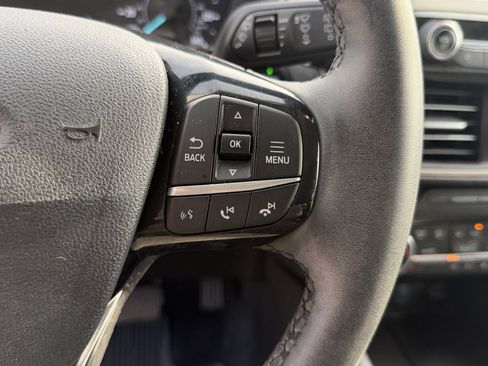 Used 2022 Ford Escape SE w/ SE Sport Appearance Package AWD/4WD image 30