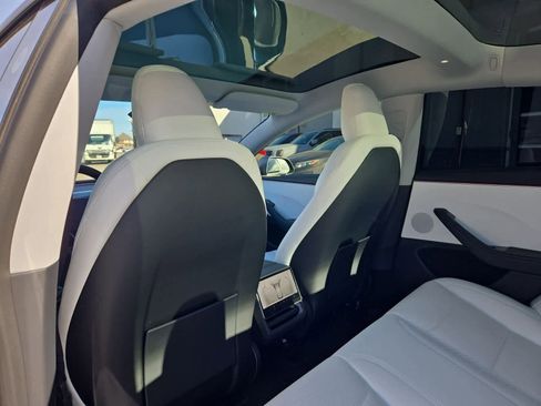 Used 2025 Tesla Model 3 Long Range image 16