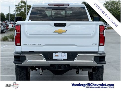 New 2026 Chevrolet Silverado 2500 LTZ w/ LTZ Convenience Package AWD/4WD image 5