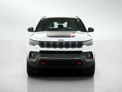 Used 2025 Jeep Compass Trailhawk AWD/4WD image 9