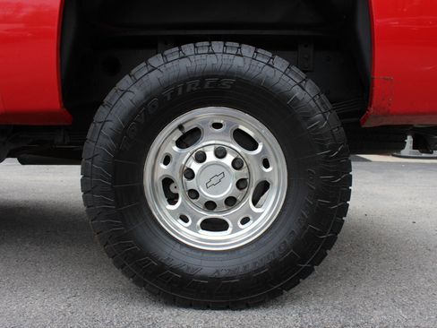 Used 2008 Chevrolet Silverado 2500 LT w/ 1LT Convenience Package AWD/4WD image 37