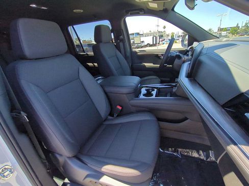 New 2026 Chevrolet Suburban LS RWD image 27