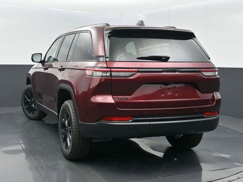 New 2025 Jeep Grand Cherokee Altitude image 6