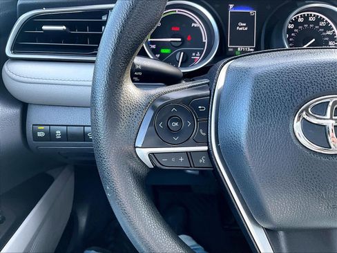 Used 2022 Toyota Camry LE image 23