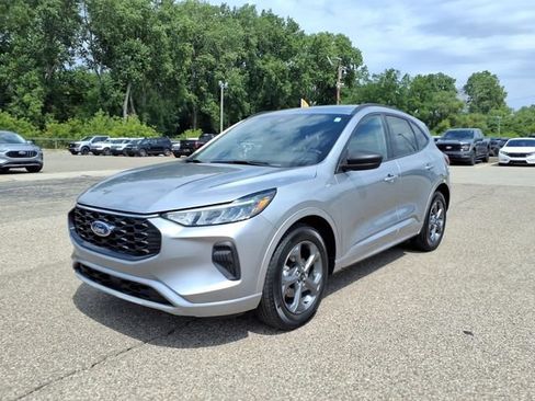 Certified 2024 Ford Escape ST-Line w/ Tech Pack #1 FWD image 3