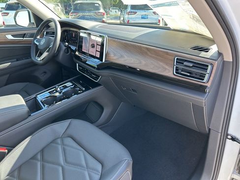 New 2026 Volkswagen Atlas SE image 38