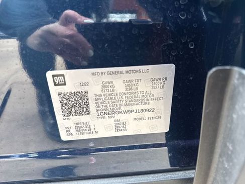 Used 2023 Chevrolet Traverse LT image 23