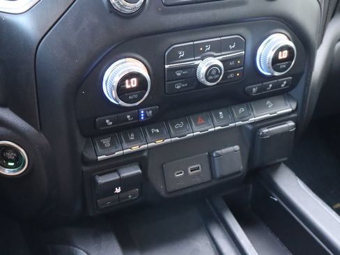 Used 2020 GMC Sierra 2500 AT4 w/ AT4 Premium Package AWD/4WD image 25