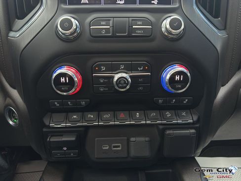 Used 2022 GMC Sierra 1500 Denali w/ Denali Premium Package image 19