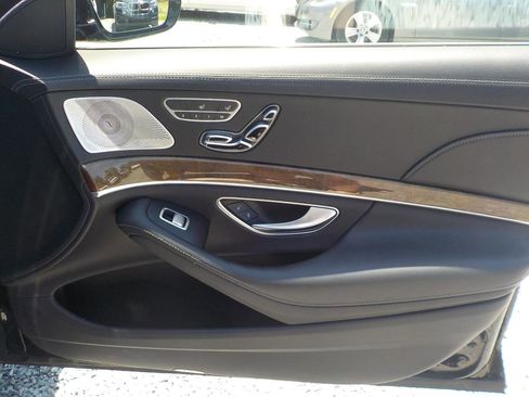 Used 2017 Mercedes-Benz S 550 4MATIC Sedan image 39