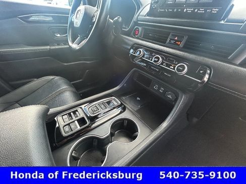 Used 2024 Honda Pilot Touring image 24