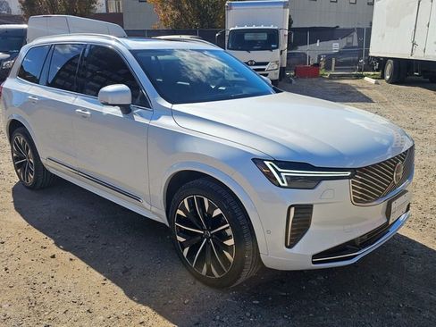 Certified 2025 Volvo XC90 T8 Plus w/ Protection Package Premier image 5