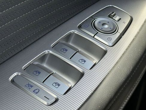Used 2024 Hyundai Palisade Calligraphy FWD image 17