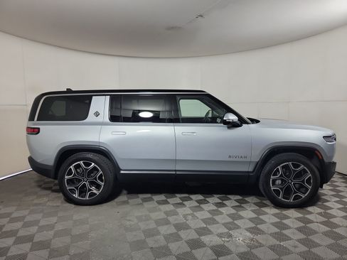 Used 2025 Rivian R1S Adventure AWD/4WD image 6