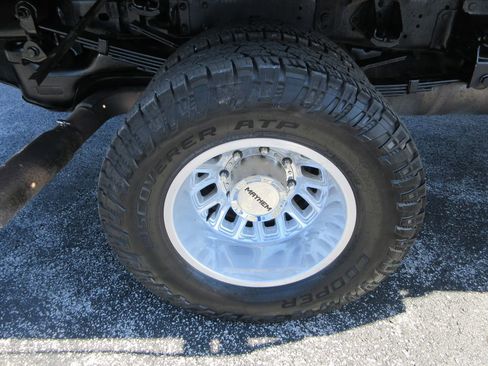 Used 2019 RAM 3500 Tradesman w/ Chrome Appearance Group image 13