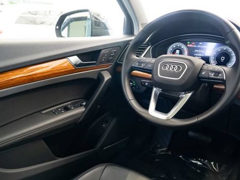 Used 2024 Audi Q5 2.0T Premium Plus w/ Premium Plus Package AWD/4WD image 11