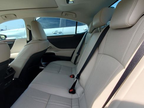 Used 2024 Lexus ES 350 w/ Technology Package image 5