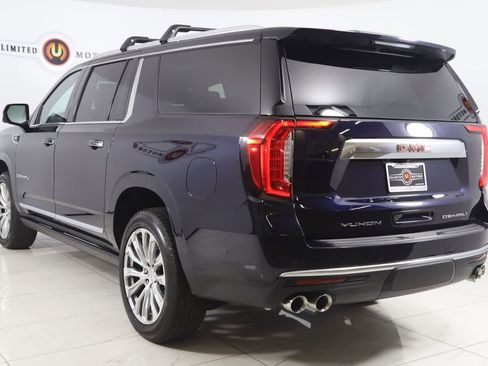 Used 2023 GMC Yukon XL Denali w/ Advanced Technology Package image 4
