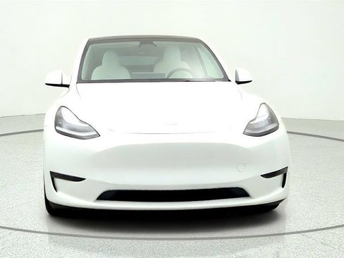 Used 2023 Tesla Model Y AWD image 2