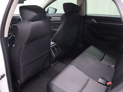Used 2018 Honda Accord EX image 25