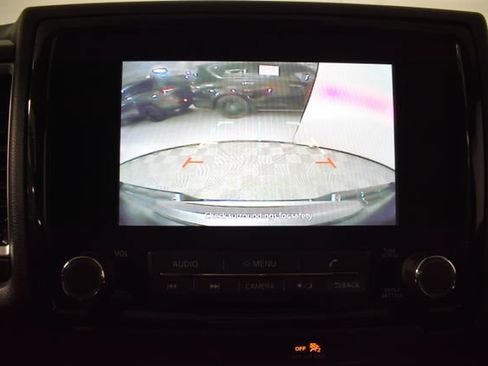 Used 2022 Nissan Frontier SV AWD/4WD image 23
