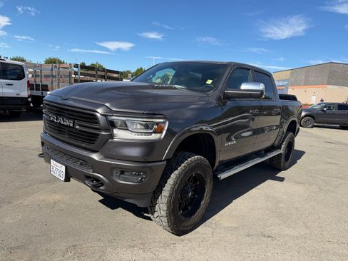 Used 2019 RAM 1500 Laramie AWD/4WD image 1