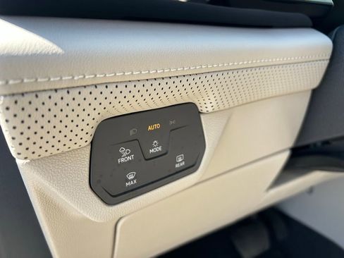 New 2026 Volkswagen Atlas SE FWD image 54